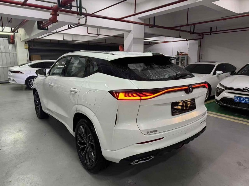 成都25年长安汽车UNI9