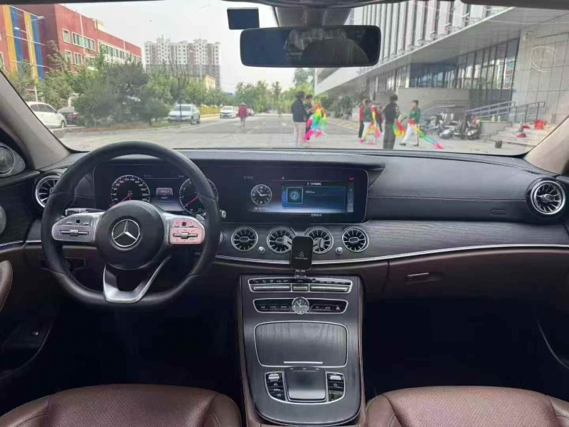 东营19年奔驰E4
