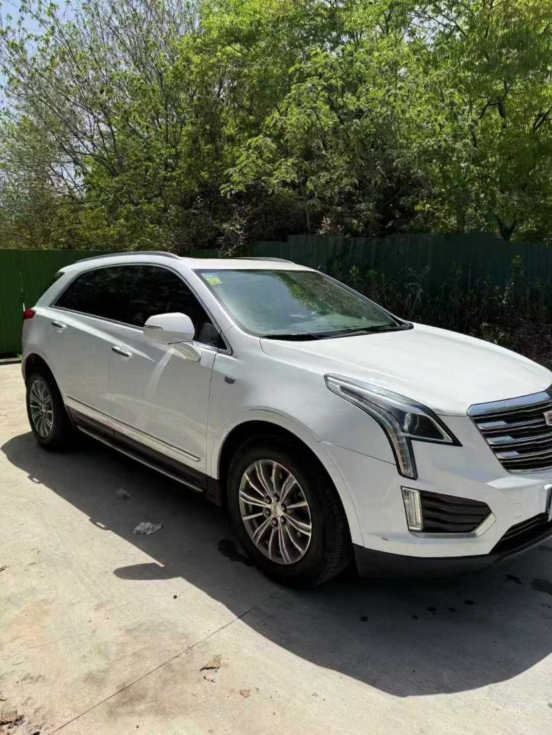 绍兴17年凯迪拉克XT52