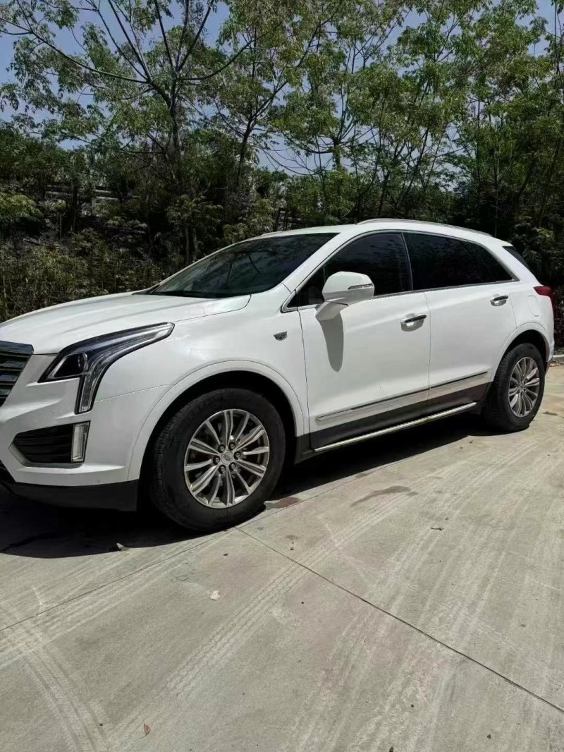 绍兴17年凯迪拉克XT53