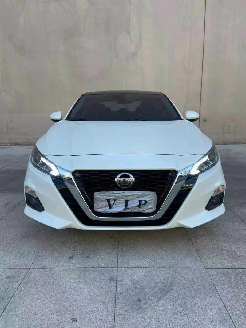 營口20年日產天籟1