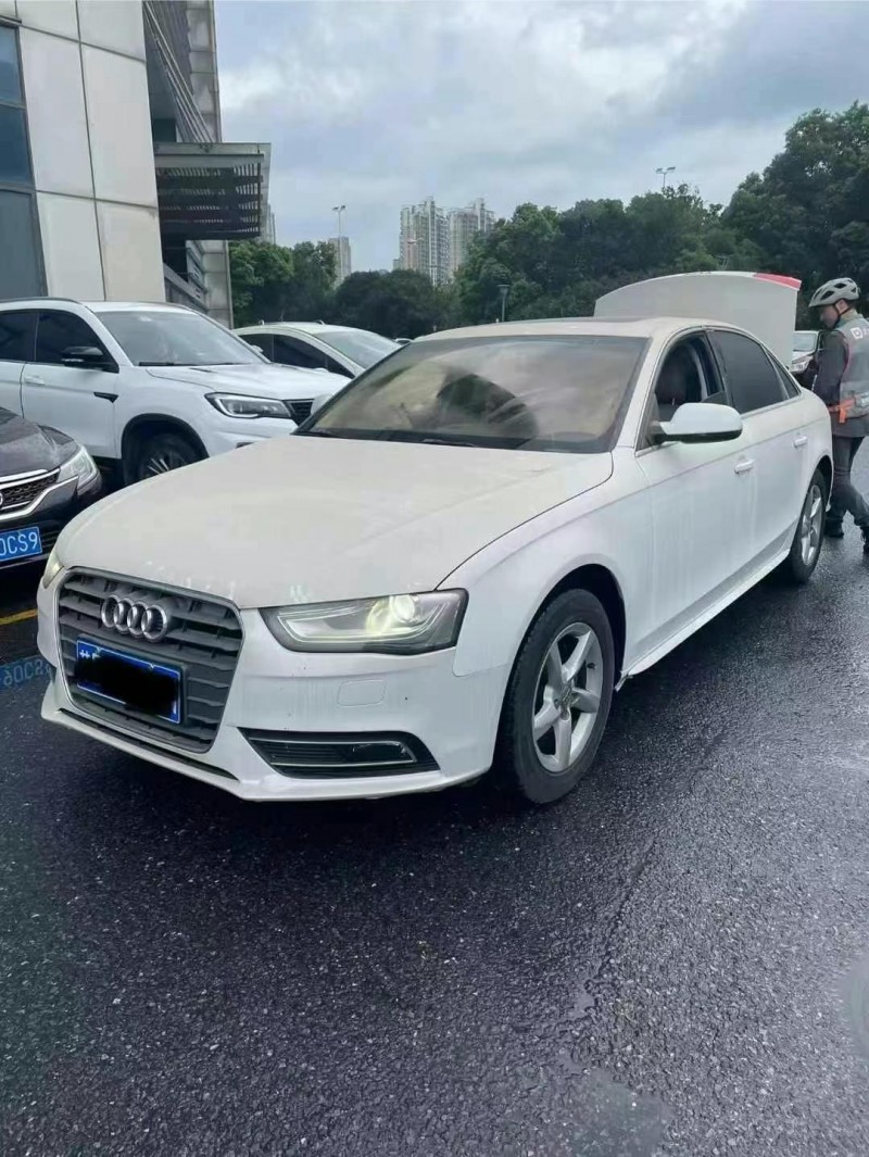 淮安14年奧迪A4L3