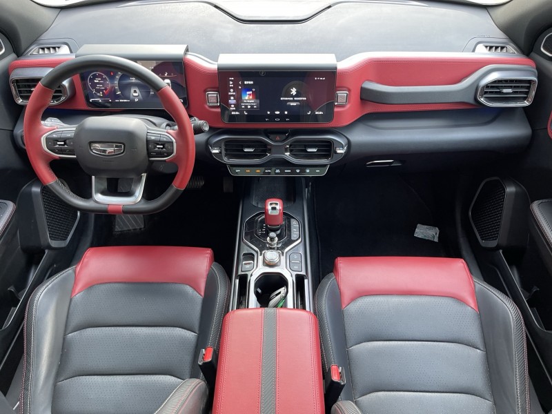 青島20年吉利icon7