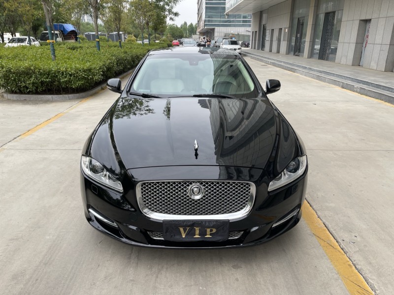 青島13年捷豹XJL1