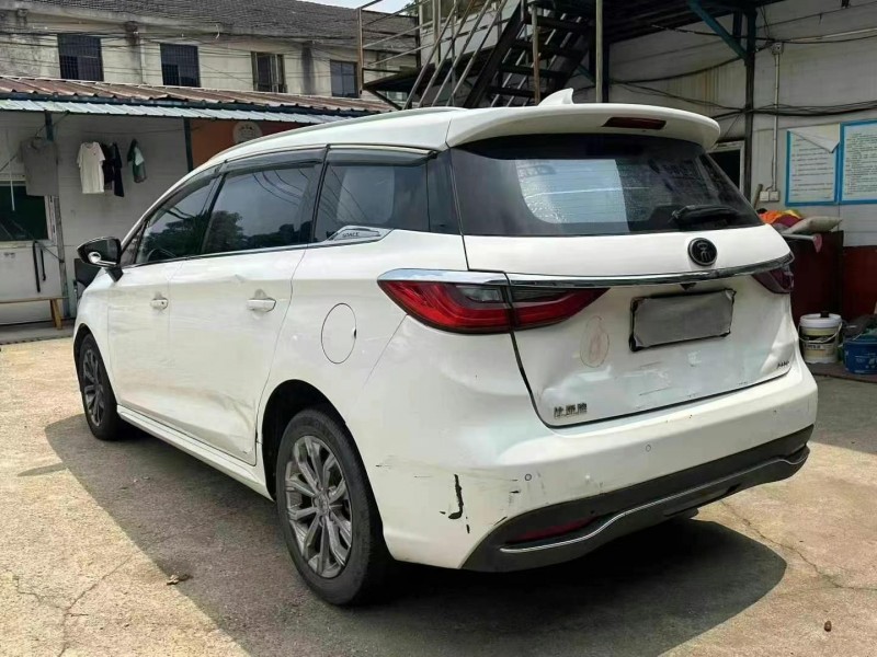 邵阳19年比亚迪宋MAX7