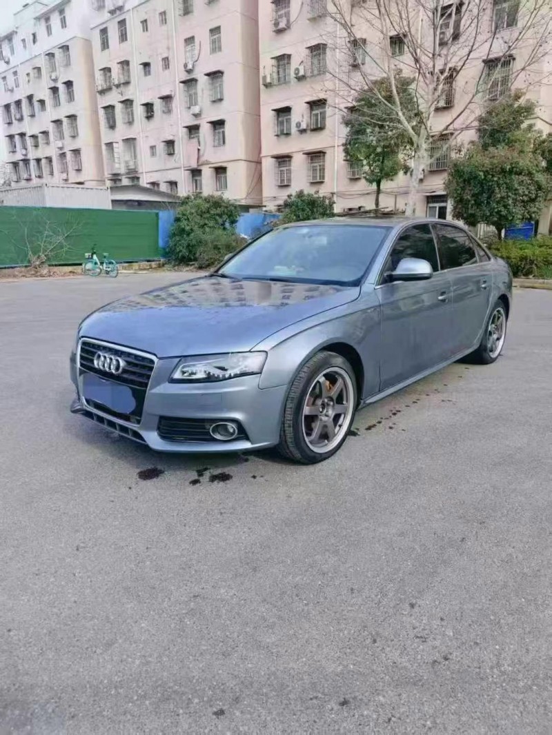 武漢12年奧迪A4L2