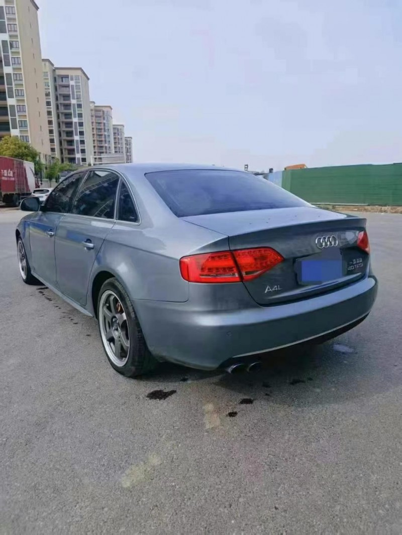 武漢12年奧迪A4L3