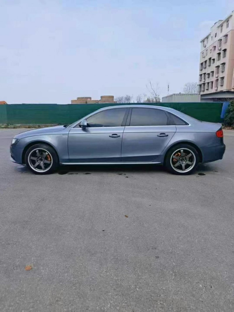 武漢12年奧迪A4L6