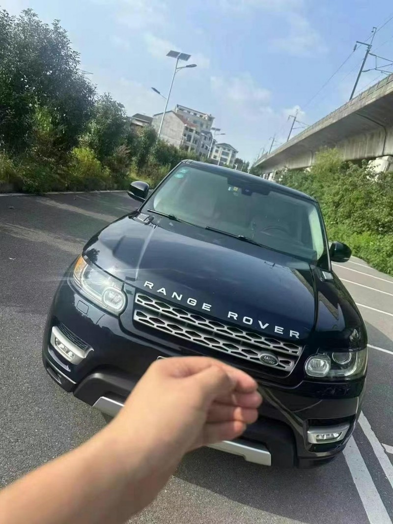 青岛14年路虎揽胜运动1