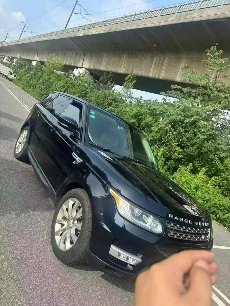 青岛14年路虎揽胜运动2