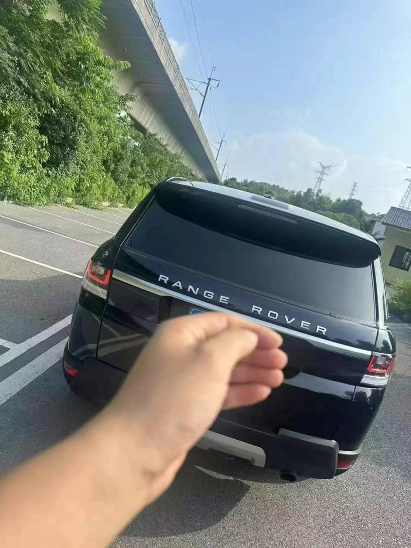 青岛14年路虎揽胜运动5