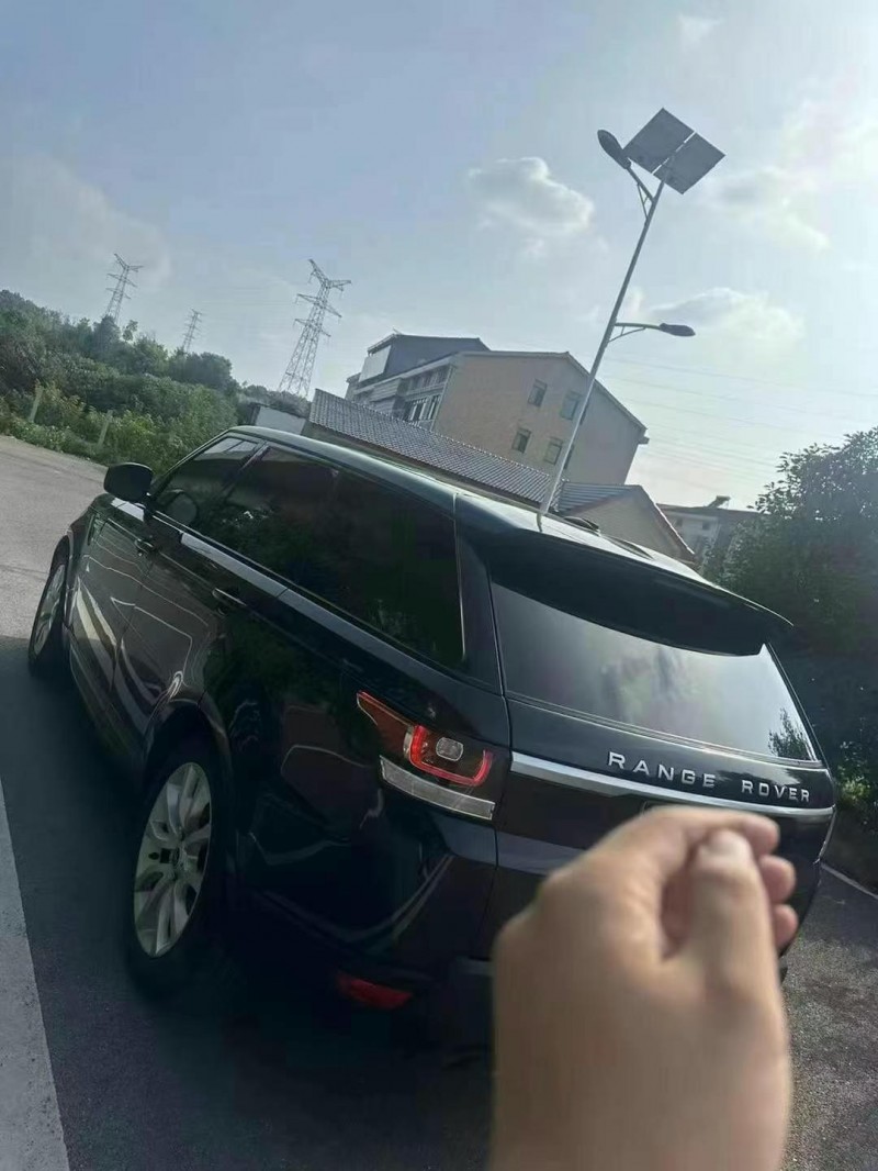 青岛14年路虎揽胜运动6