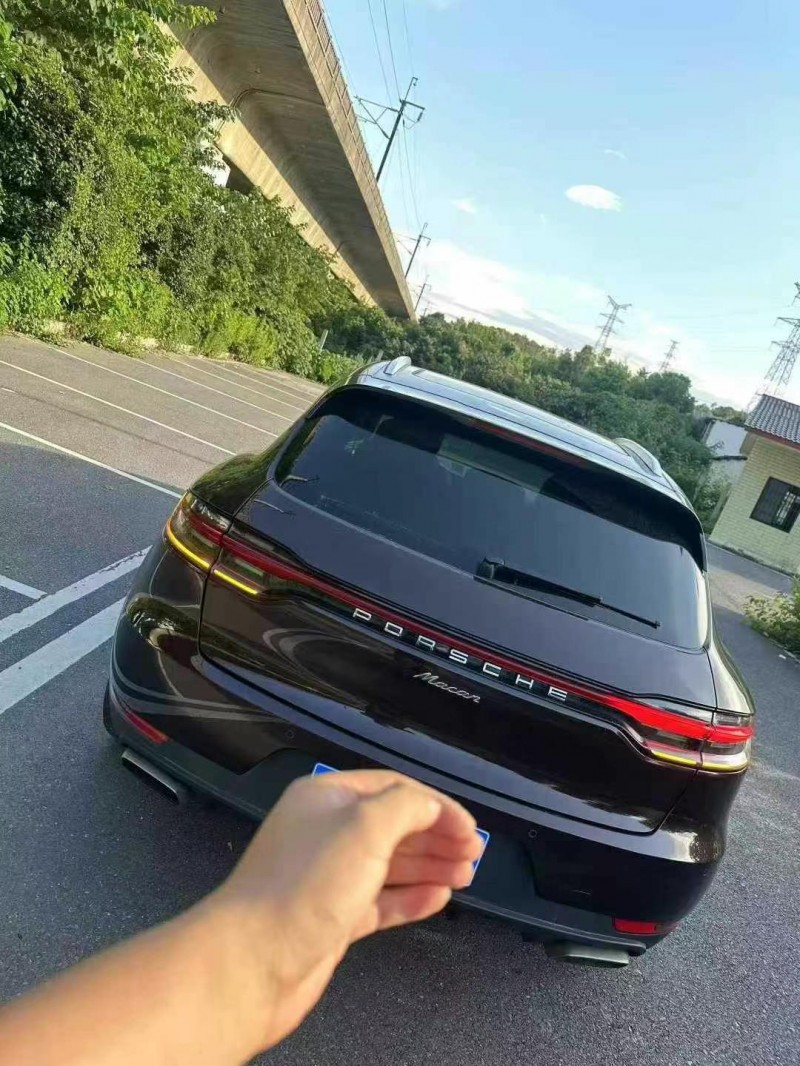 岳陽19年保時捷Macan9