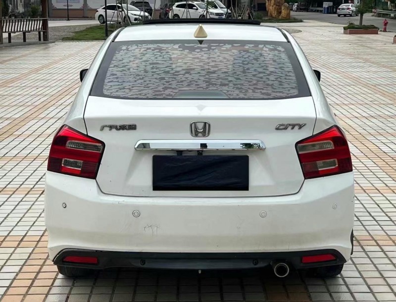 汕头14年本田锋范8