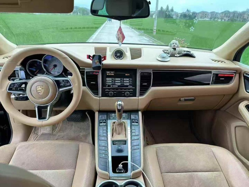 金華15年保時捷Macan4
