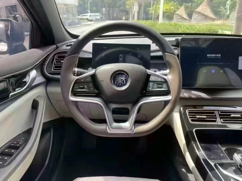 深圳23年比亚迪秦8