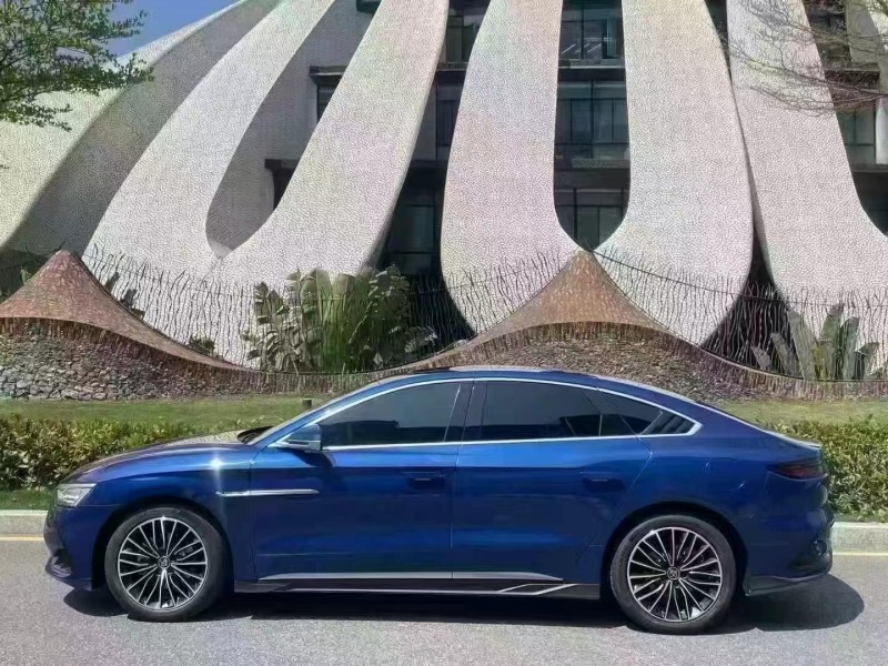 深圳23年比亚迪汉8