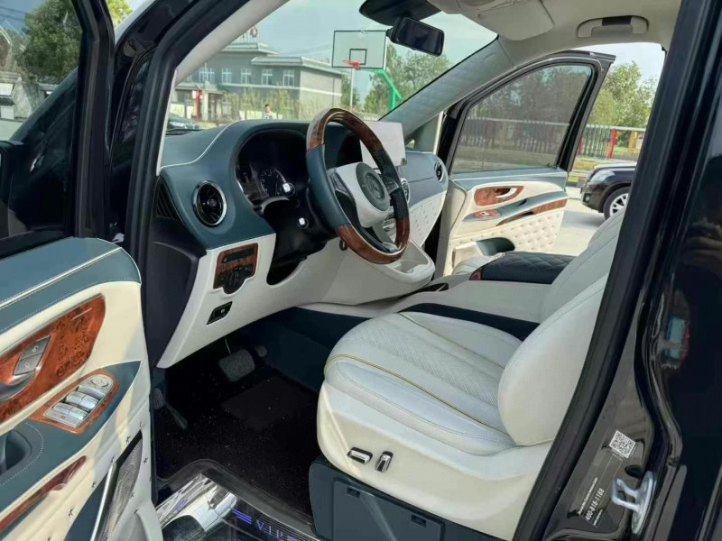 徐州23年奔驰威霆4