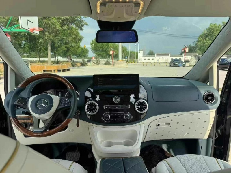 徐州23年奔驰威霆5