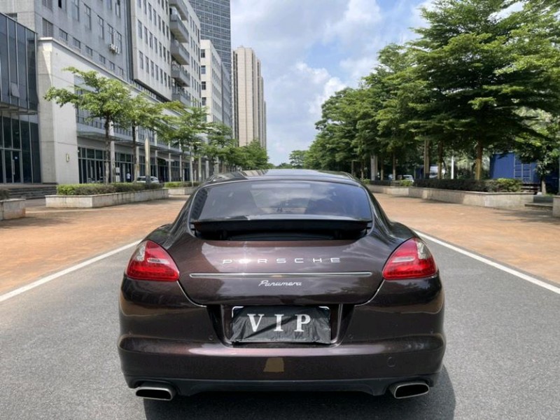 東莞12年保時捷帕拉梅拉9