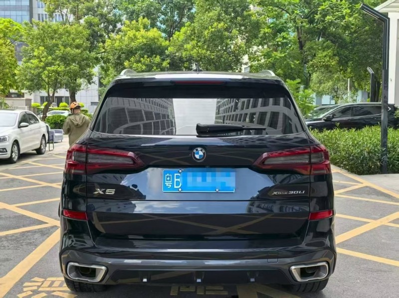 深圳23年寶馬X59