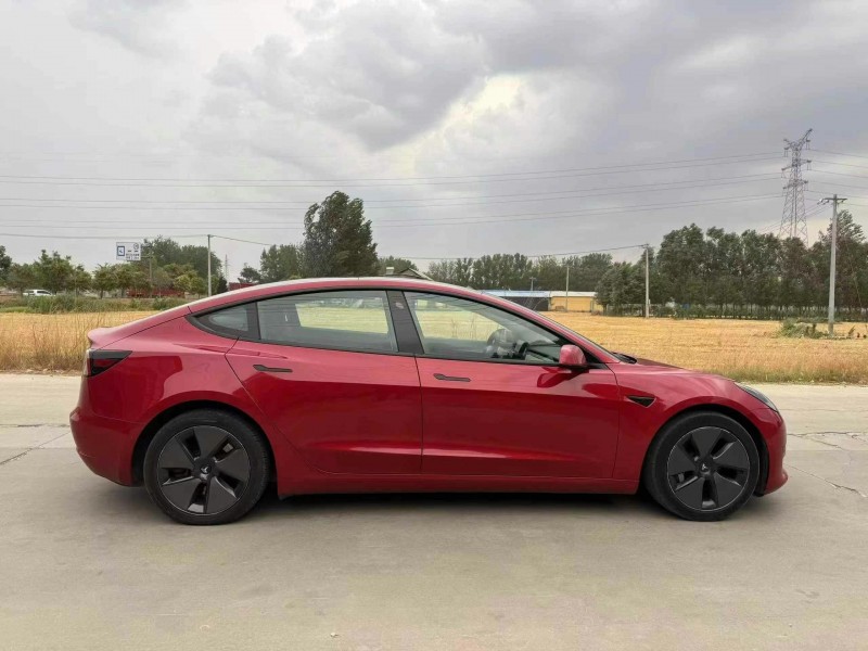 青島21年特斯拉MODEL 37