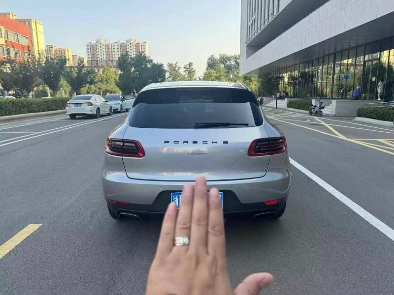 青島14年保時捷Macan9