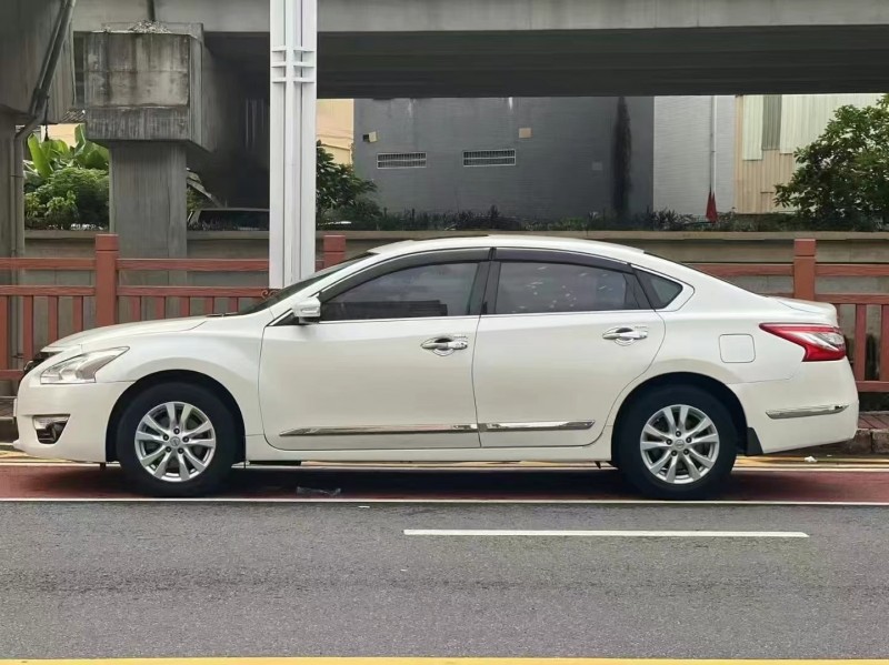 深圳16年日產天籟8