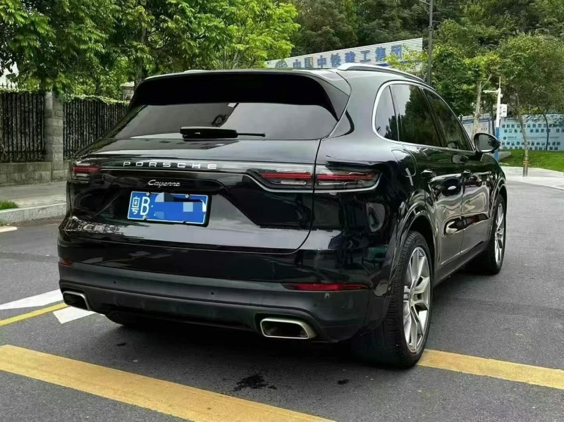 廣州19年保時捷卡宴8