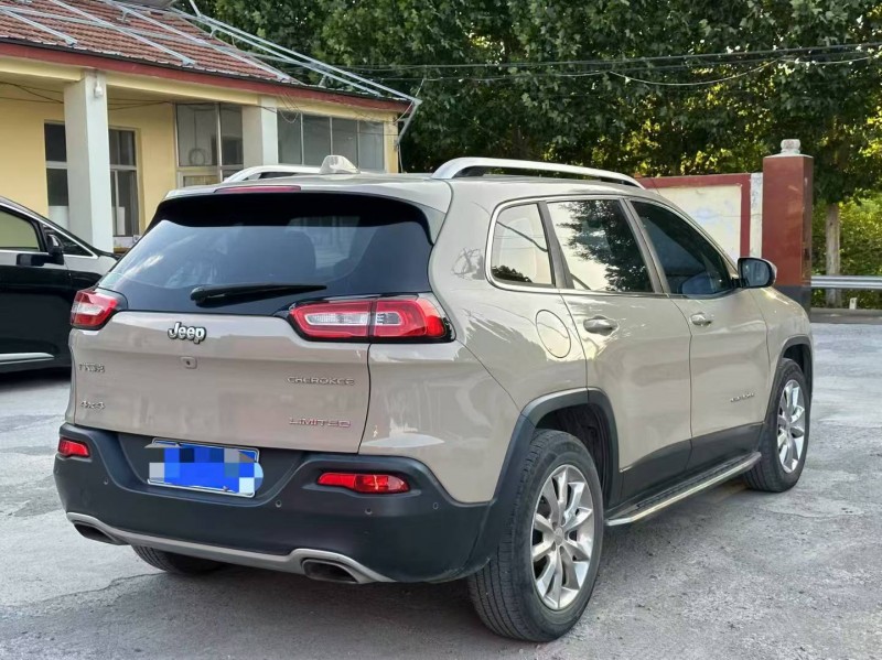 淄博18年Jeep自由光7