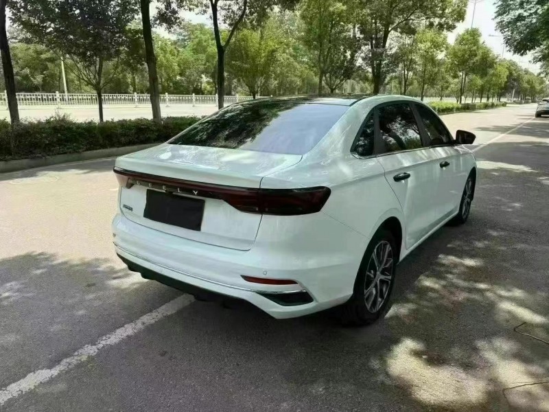 衡陽24年吉利帝豪8