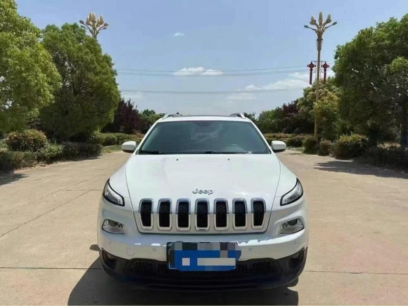 淮安18年Jeep自由光1