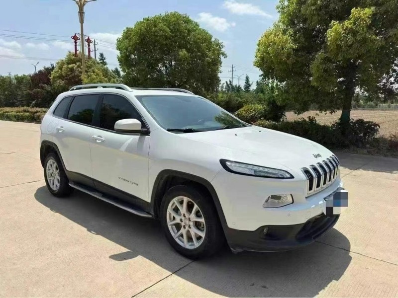 淮安18年Jeep自由光3