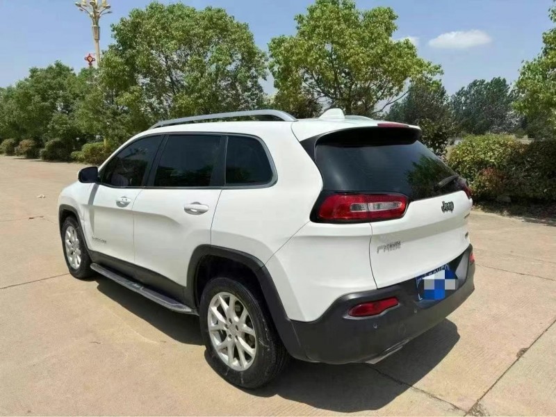 淮安18年Jeep自由光8