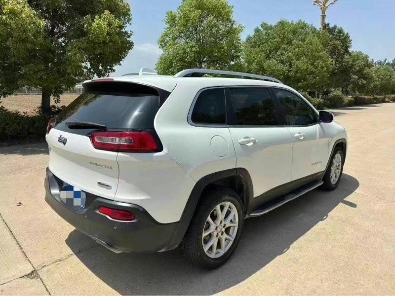 淮安18年Jeep自由光9