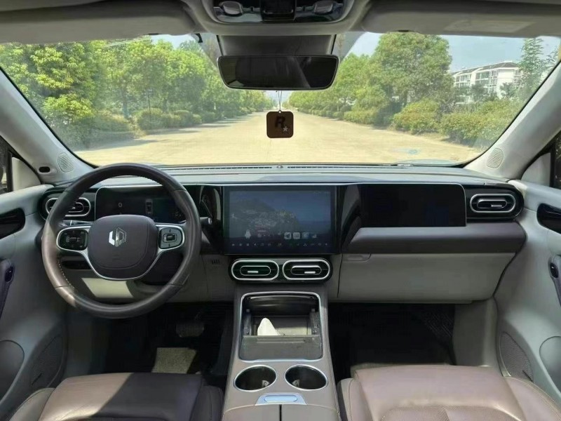 徐州23年零跑汽車C115