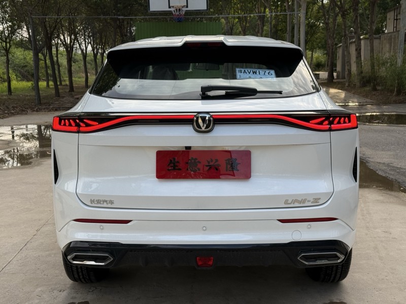 鄭州25年長安汽車UNI3