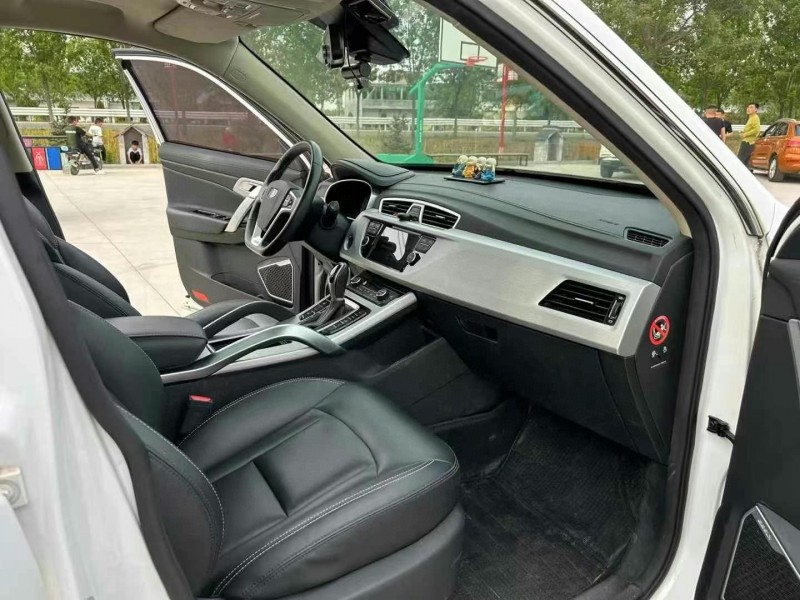 徐州17年吉利博越6