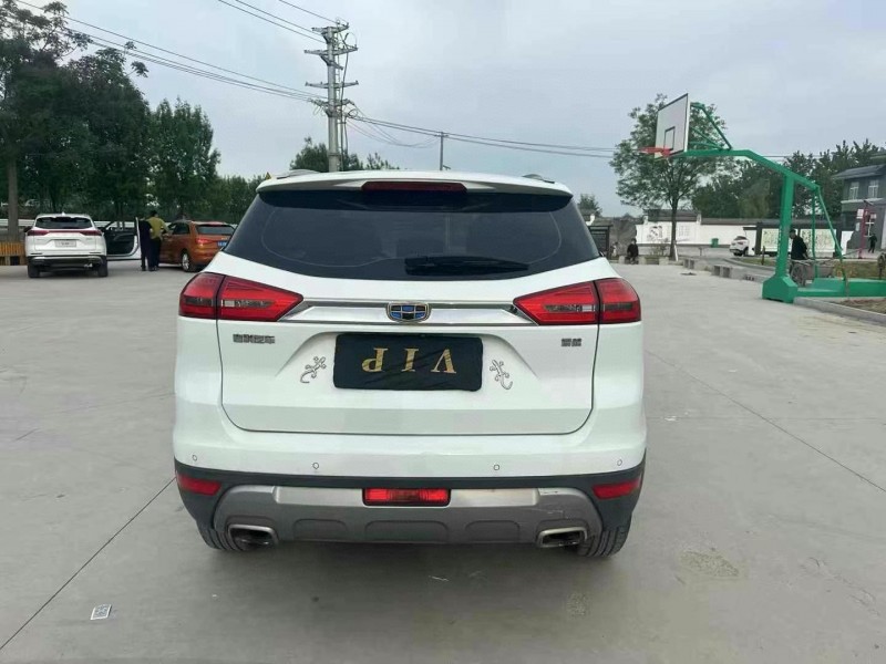 徐州17年吉利博越9