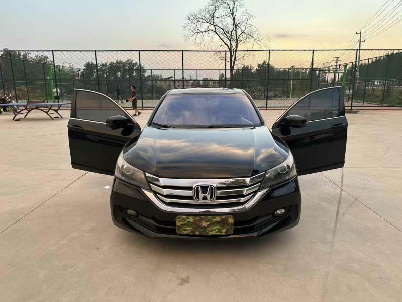 徐州14年本田雅阁7