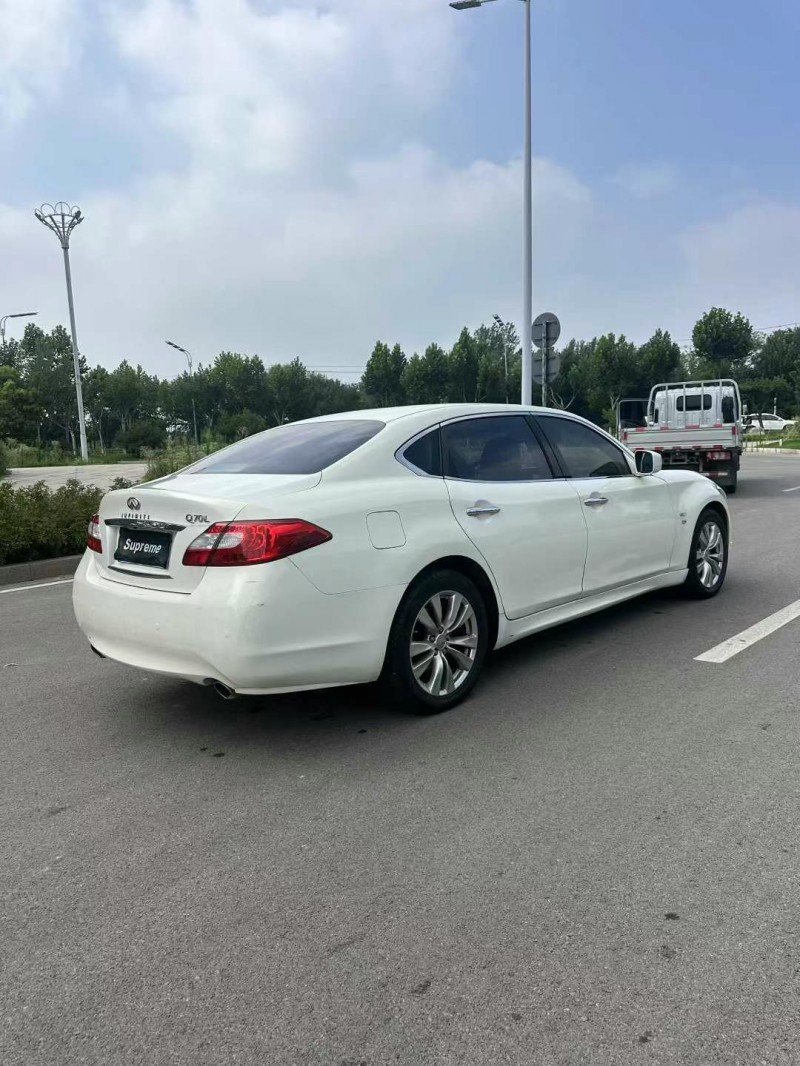 煙臺14年英菲尼迪Q708