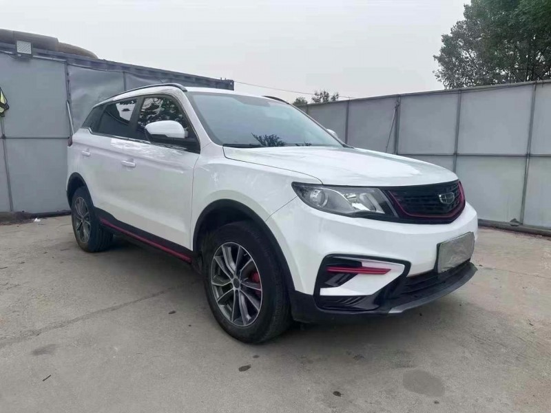 青島22年吉利博越3