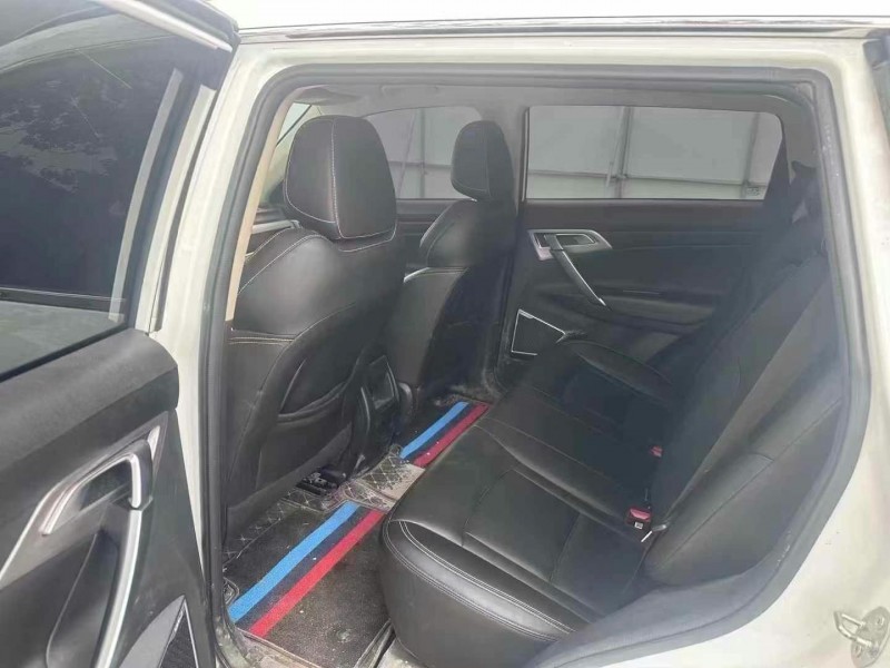 青島22年吉利博越7