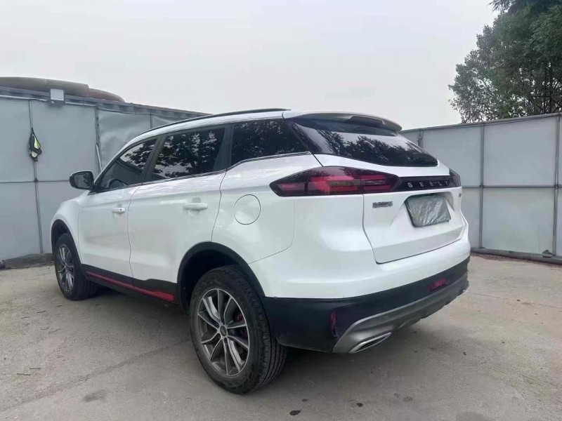 青島22年吉利博越9