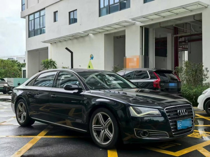 深圳12年奥迪A8L3