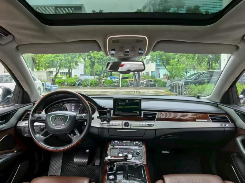 深圳12年奥迪A8L4