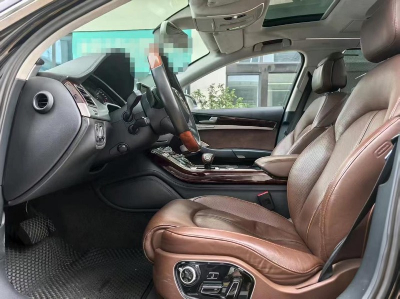 深圳12年奥迪A8L5