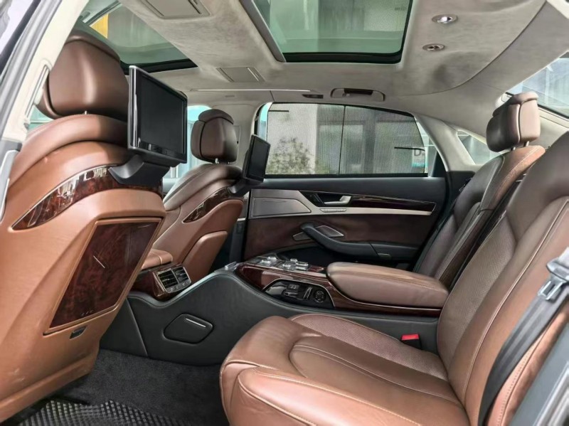 深圳12年奥迪A8L6