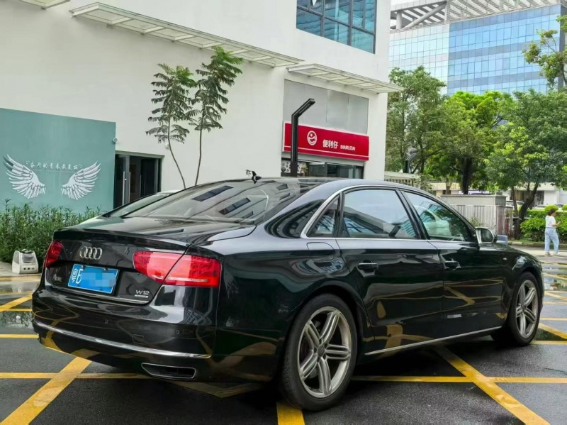深圳12年奥迪A8L7