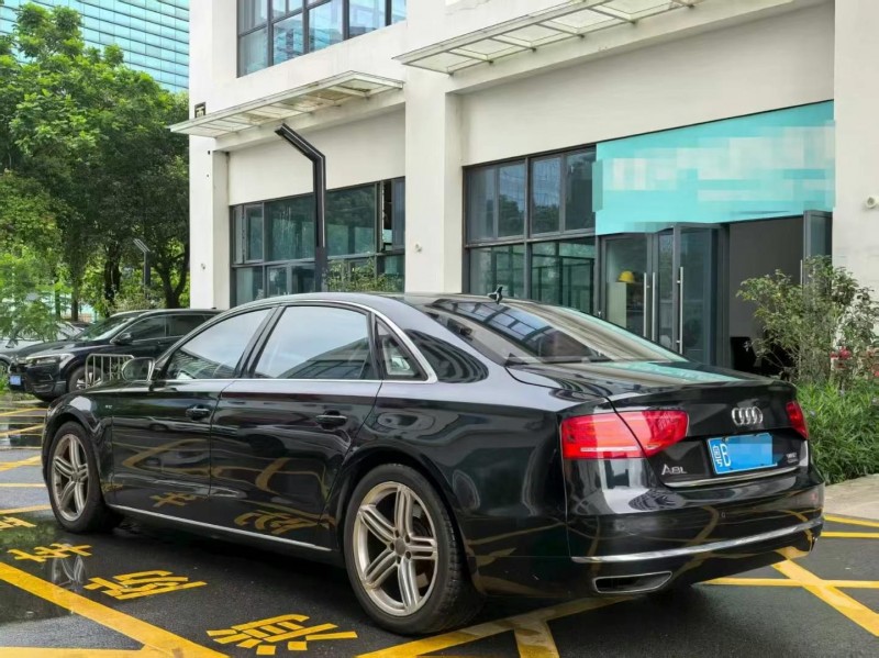 深圳12年奥迪A8L8